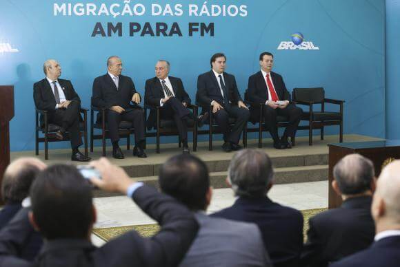 Migração do rádio AM para FM reúne centenas de radiodifusores em Brasília